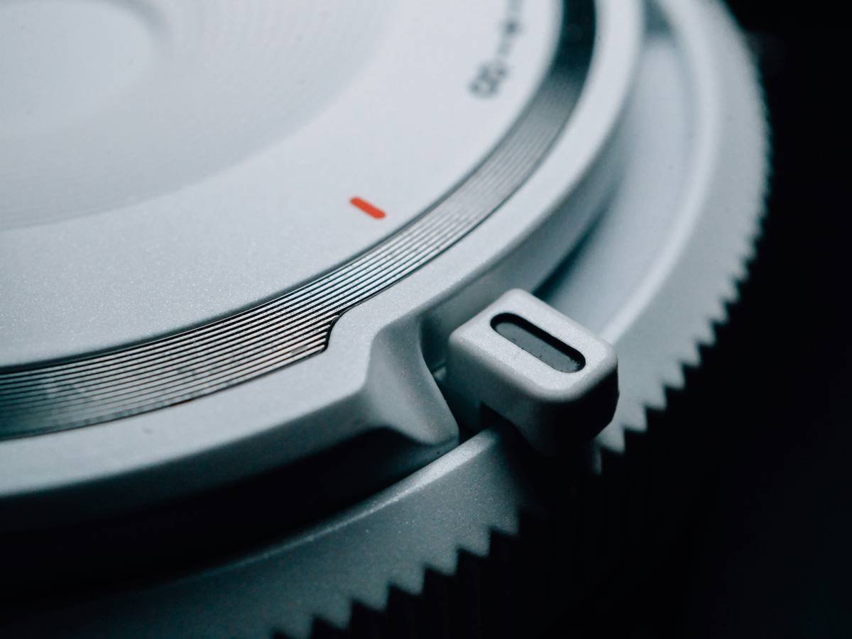 Infographic showing that 22% of non-fall climbing incidents involve rope tangles, misfeeds, or unsecured ropes per UIAA 2023 data