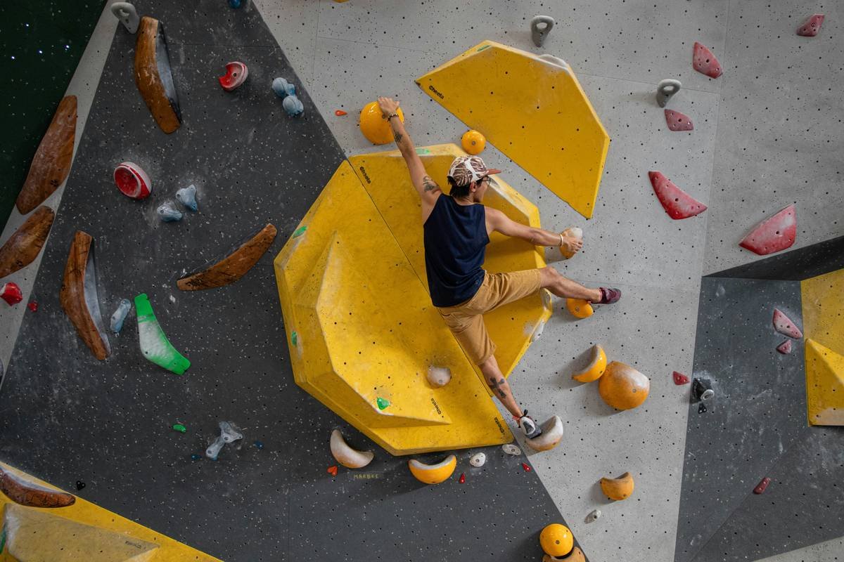 Auto Belay Climbing Wall: Your Solo Climb Without the Stress (or a Partner!)