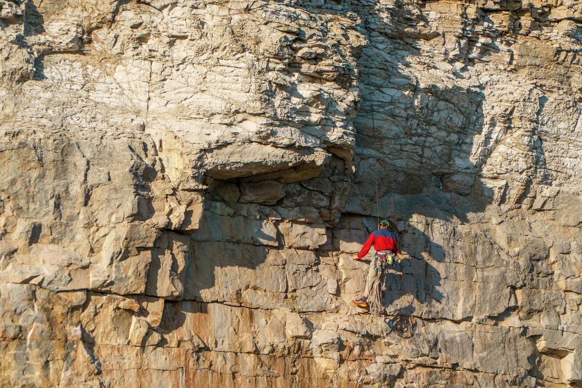 Auto Belay Outdoor Climbing: Can You Really Use Them Safely Outside the Gym?