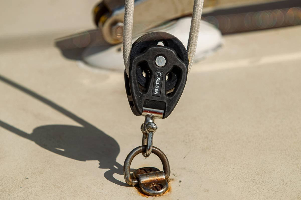 Why Your Belay Device’s Locking Unlocking Mechanism Could Save—or Cost—Your Life